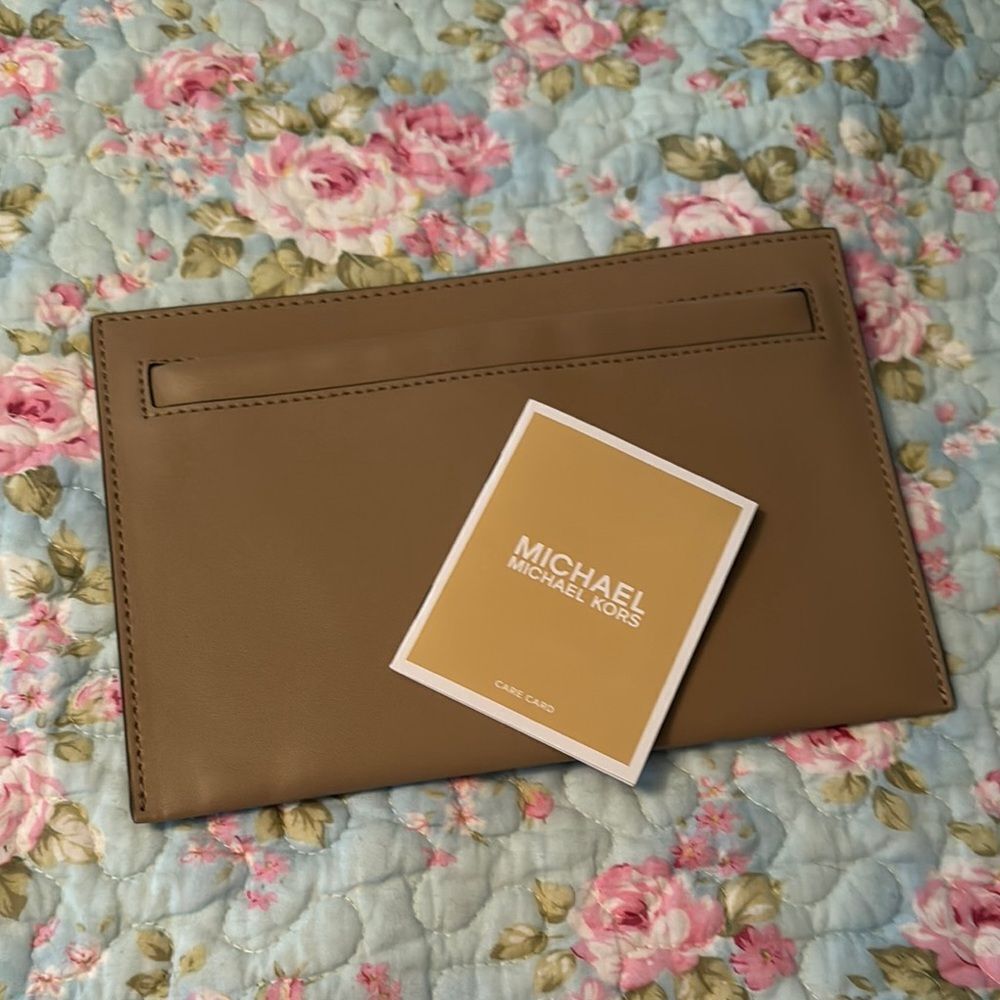 Michael Kors Tan Leather Tab Snap-On Travel Organizer